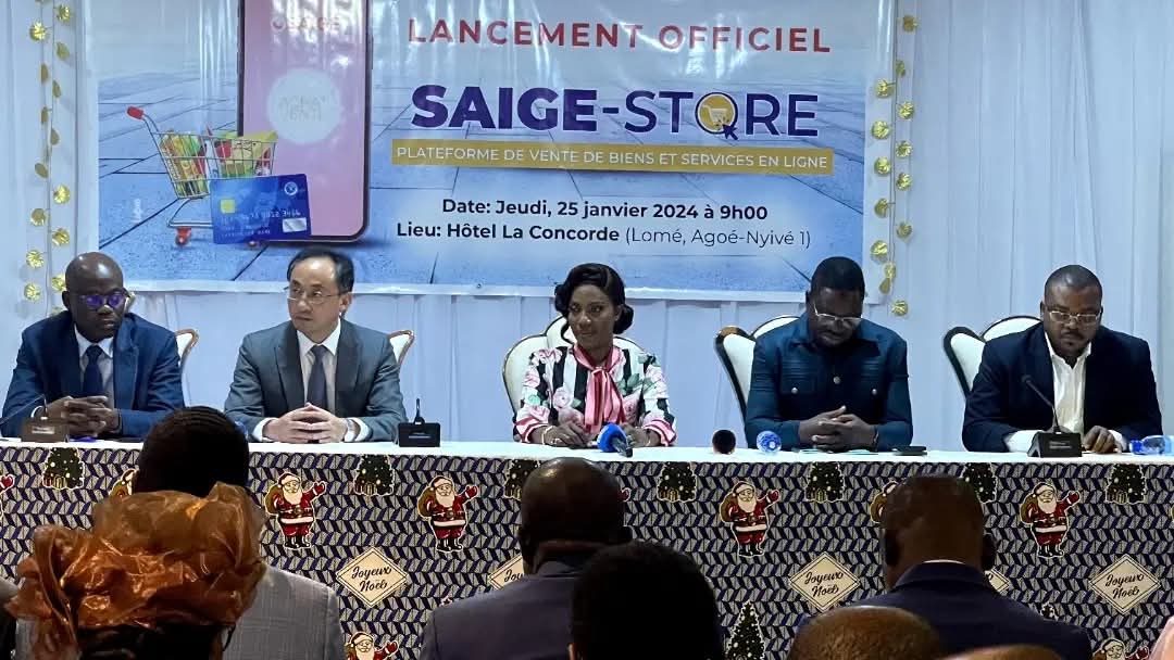 Lire la suite à propos de l’article LA FONDATION AEA AUX COTE DE LA COMMUNE D&rsquo;AGOE NYVE 1 POUR LA PROMOTION DES PRODUITS  »AIRSPHERE » A LOME